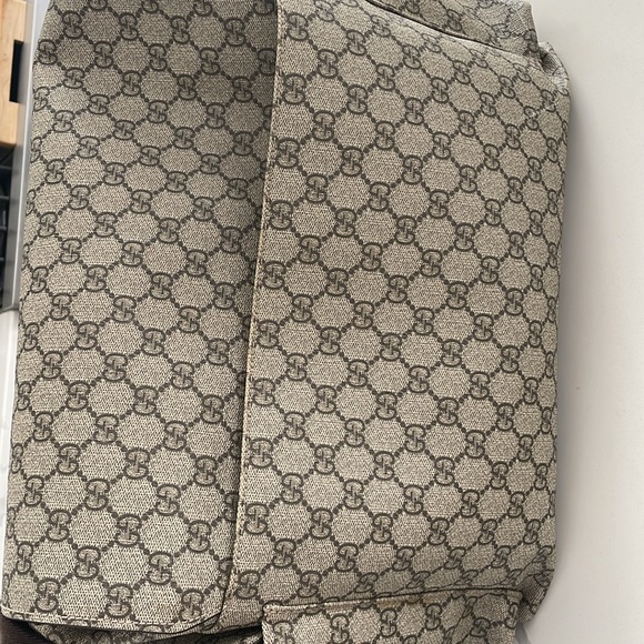 Authentic Gucci diaper bag.  Great used condition - Picture 6 of 7